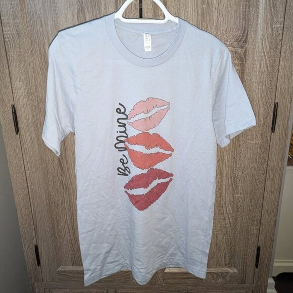 *3 FOR $9* Canvas. Bella + Canvas Be Mine Lips Kiss Kisses Love Tee Shirt Top S - Picture 1 of 3